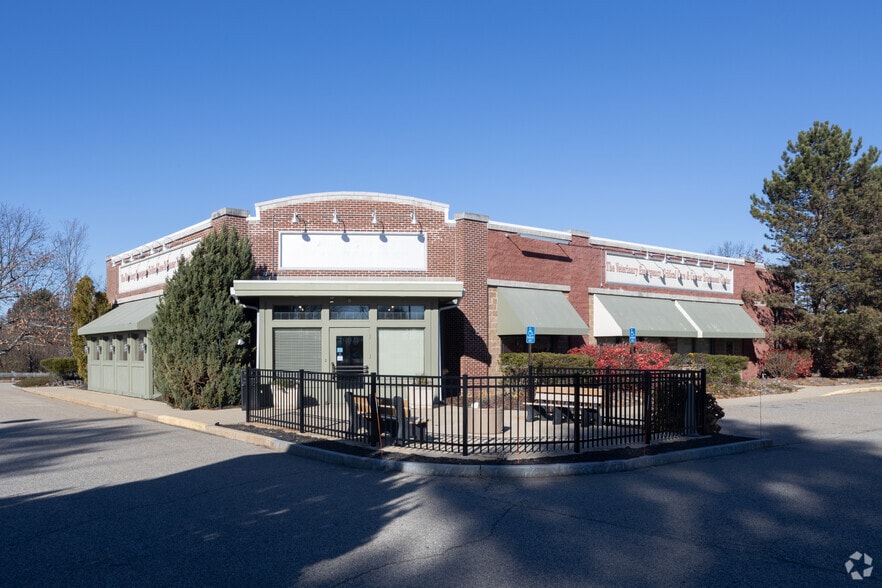 15 Piscataqua Dr, Newington, NH for lease - Building Photo - Image 2 of 2