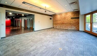 111 W Berry St, Fort Wayne, IN for lease Interior Photo- Image 2 of 5