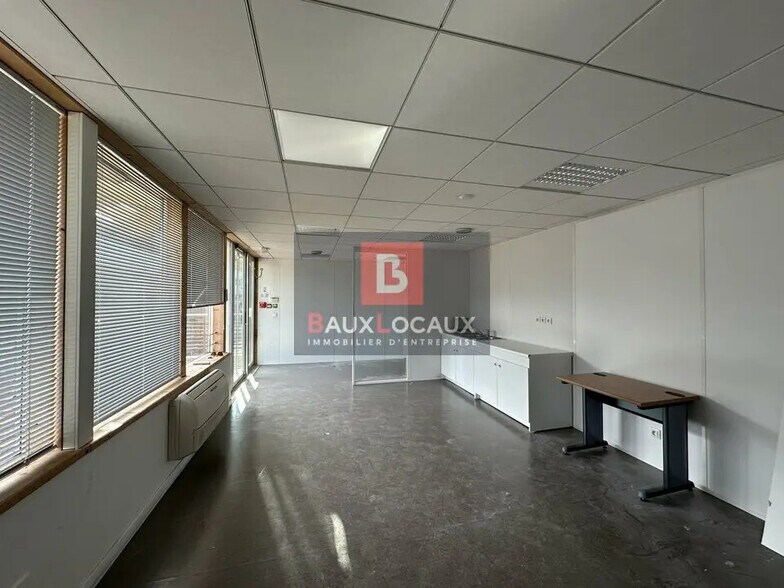 Office in Avignon for lease - Interior Photo - Image 3 of 8