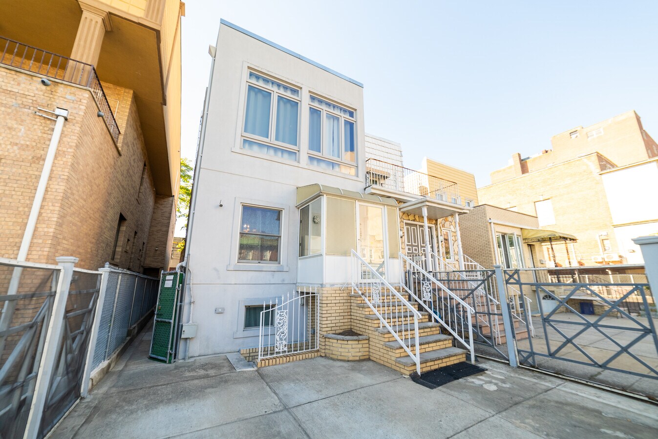 82 W End Ave, Brooklyn, NY 11235 BEST LOCATION