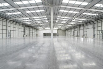 Wade Rd, Basingstoke for lease Interior Photo- Image 2 of 8