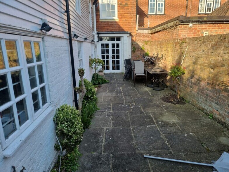 17-18 High St, Battle for lease - Building Photo - Image 2 of 2