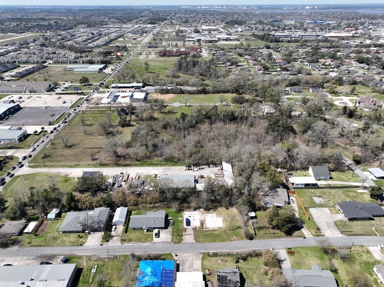1302 Country Club Rd, Lake Charles, LA for sale - Aerial - Image 3 of 6