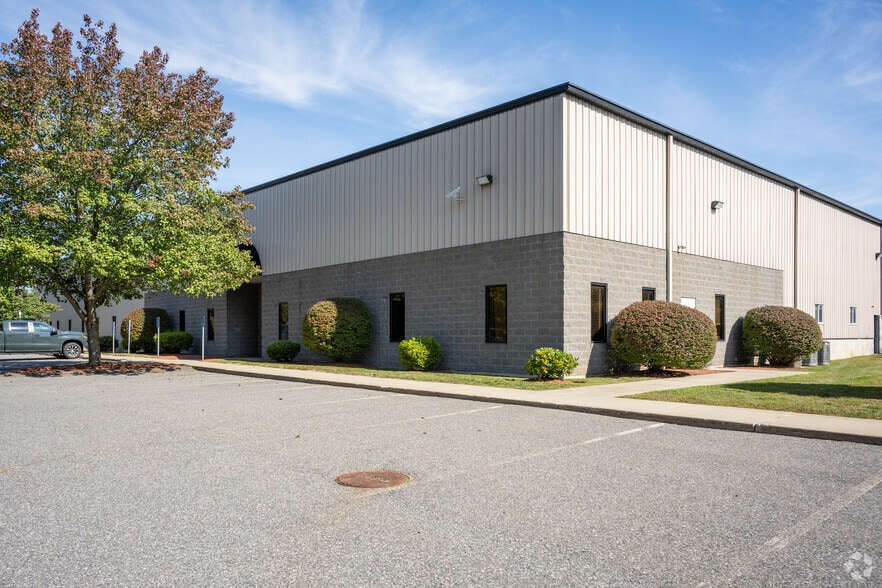 68 Providence Rd, Sutton, MA for sale - Primary Photo - Image 1 of 1