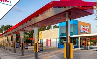 More details for 929 W Springfield Rd, Taylorville, IL - Retail for Sale