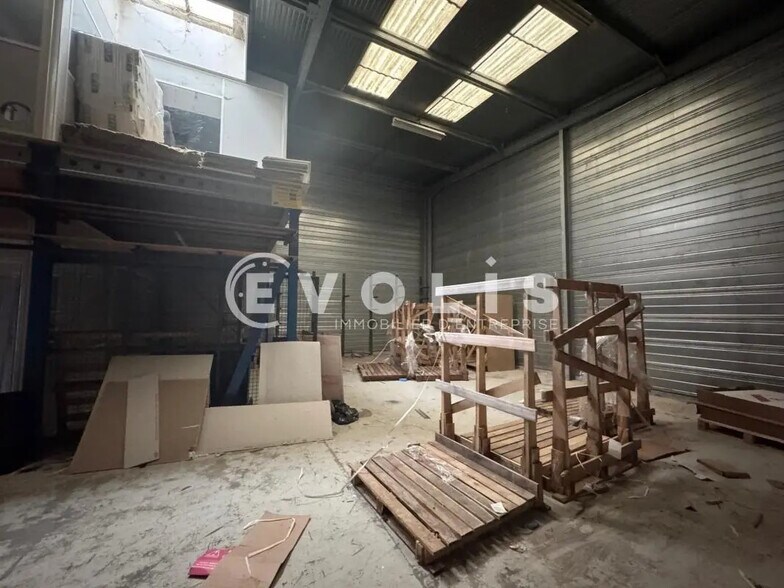 Flex in Rivery for lease - Interior Photo - Image 3 of 3