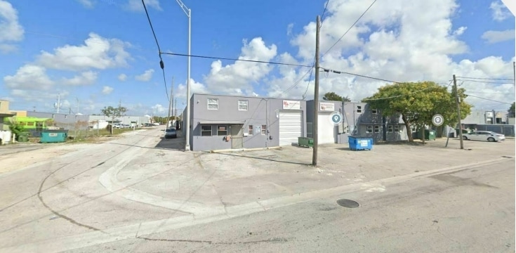 451-457 W 28th St, Hialeah, FL for lease Building Photo- Image 1 of 2