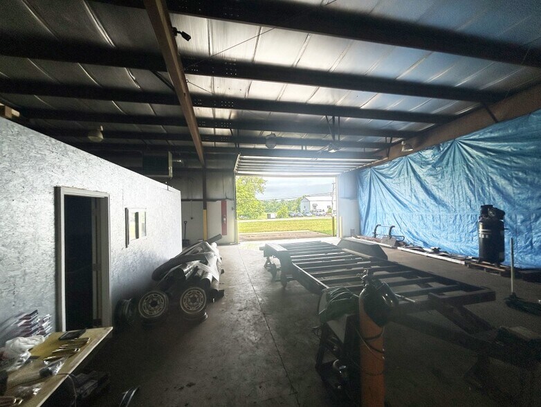 312 Portland Rd, Waterloo, WI for lease - Building Photo - Image 2 of 9