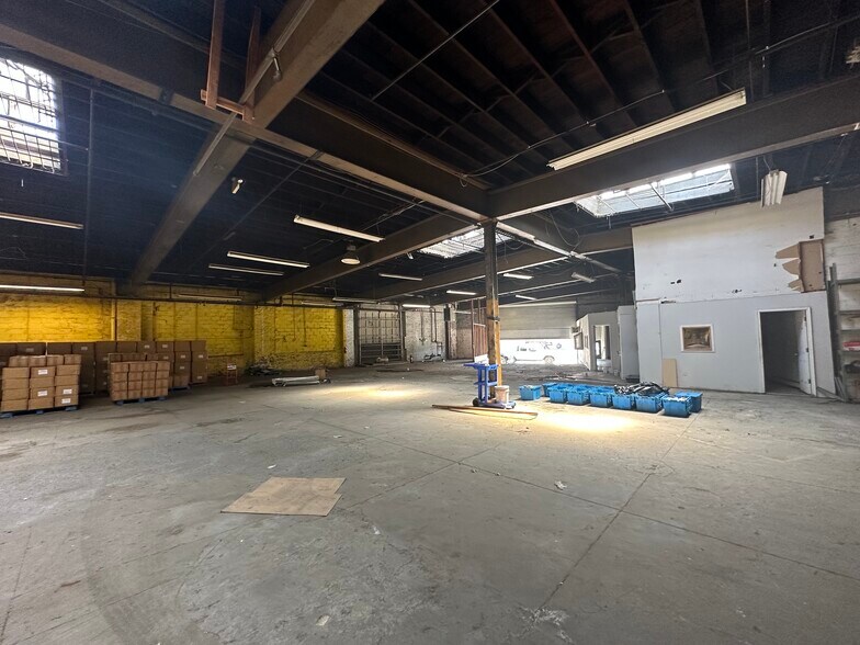 677 Frelinghuysen ave, Newark, NJ for lease - Interior Photo - Image 2 of 8