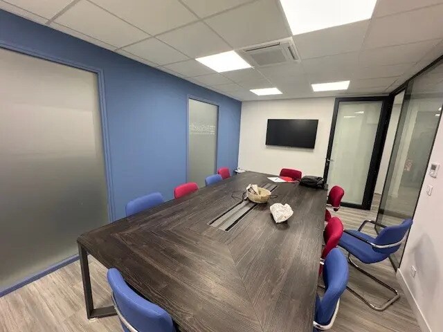 Office in Saint-Priest-en-Jarez for sale Interior Photo- Image 1 of 10