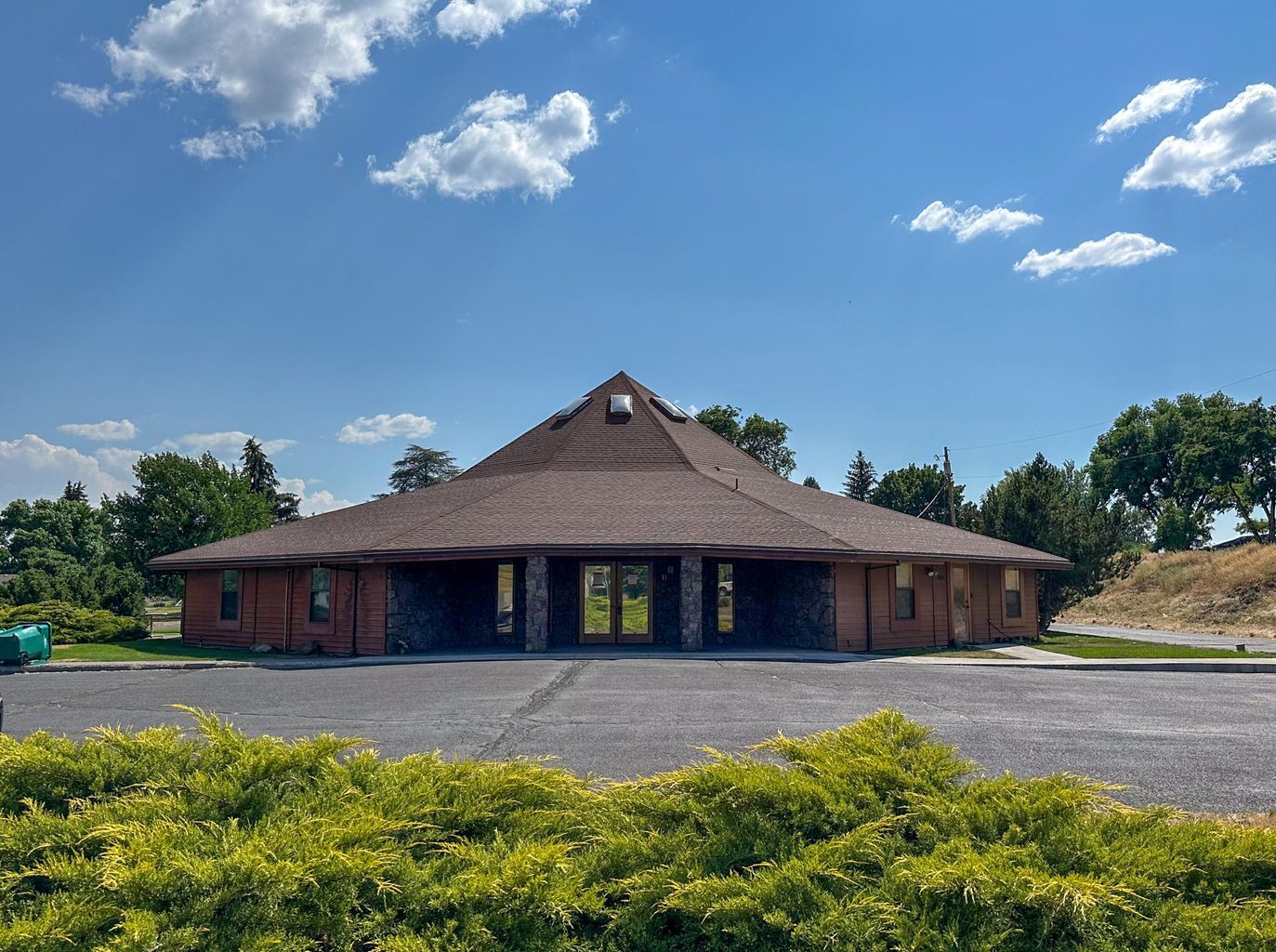 6420 S 6th St, Klamath Falls, OR for sale Building Photo- Image 1 of 1