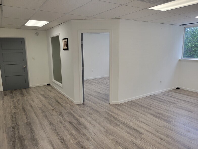 15302 Baisley Blvd, Jamaica, NY for sale - Interior Photo - Image 1 of 1