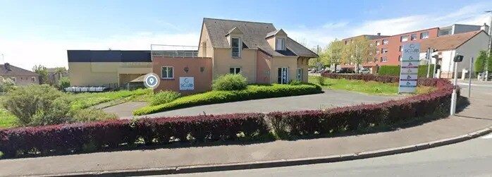 Office in Montceau-les-Mines for sale Building Photo- Image 1 of 4