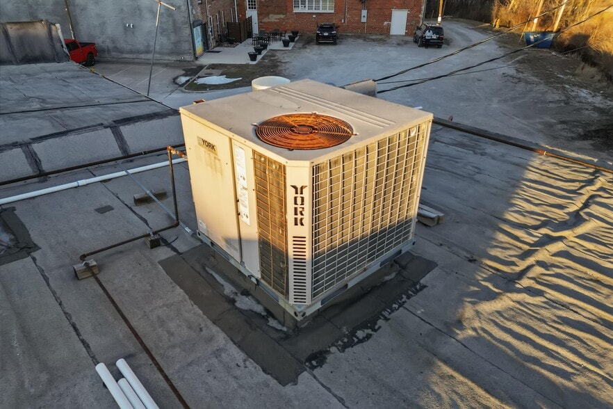 451 S Thompson Ave, Excelsior Springs, MO for sale - Building Photo - Image 3 of 70