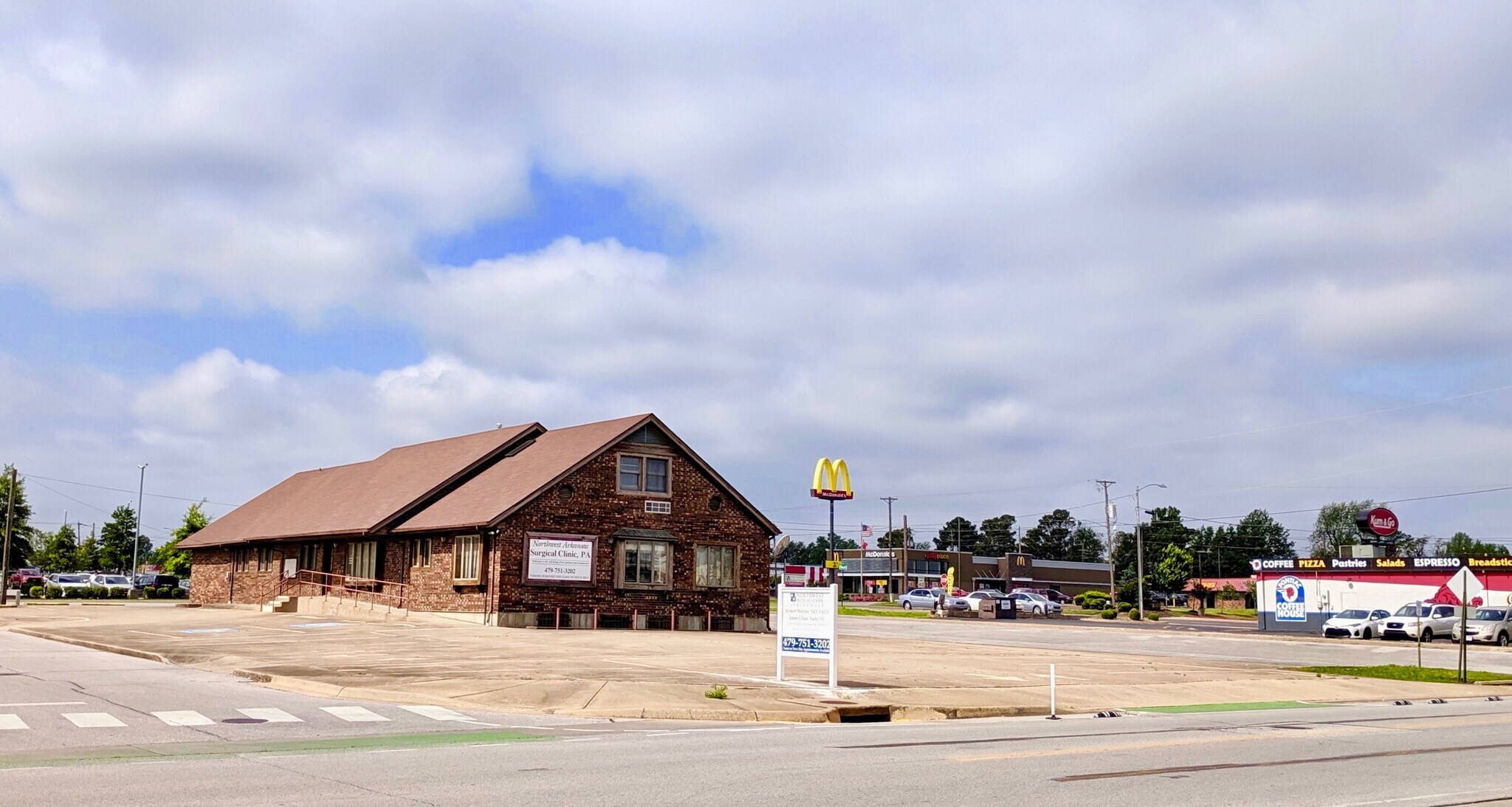 724 S Deaver St, Springdale, AR for sale Building Photo- Image 1 of 1