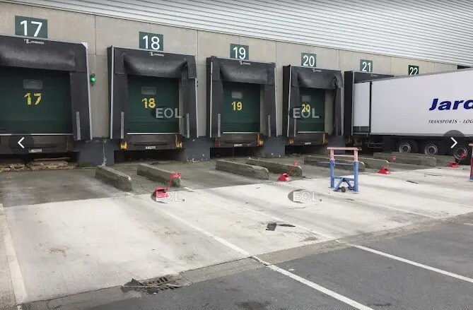 Industrial in Fretin for lease - Building Photo - Image 2 of 4