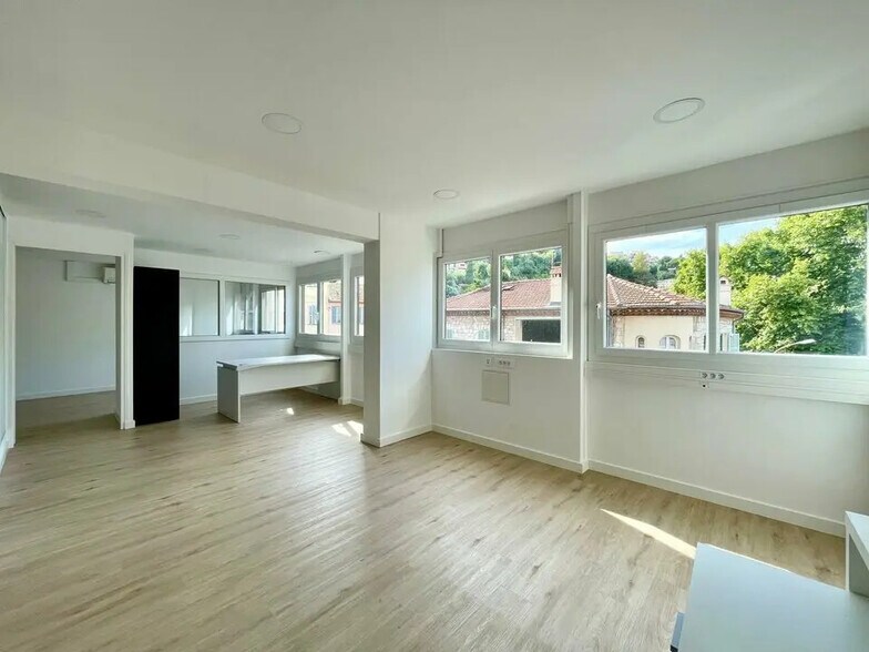 Office in Cagnes-sur-Mer for sale - Interior Photo - Image 3 of 6