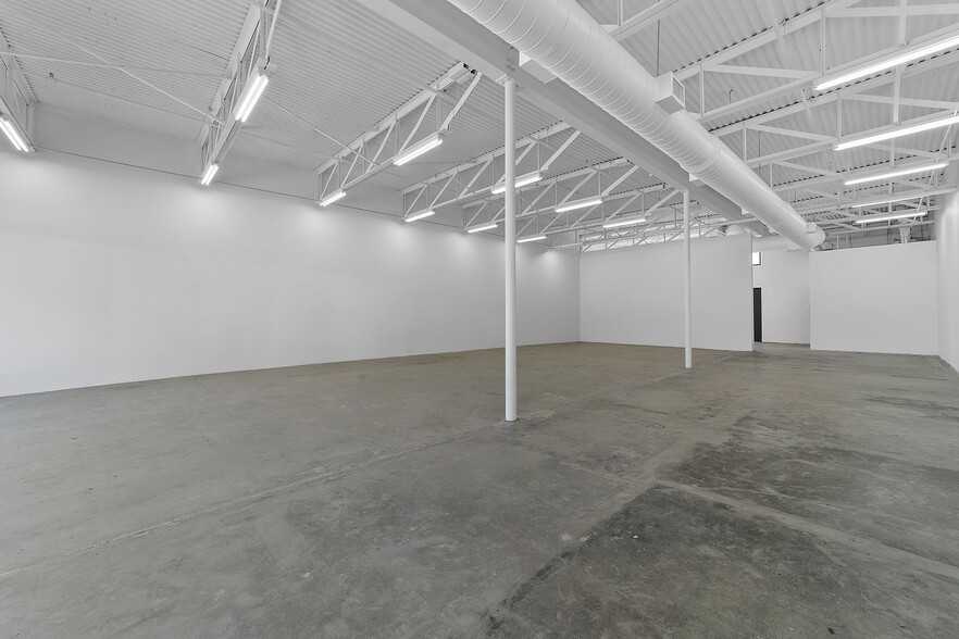 136 Glass St, Dallas, TX for lease - Interior Photo - Image 2 of 12