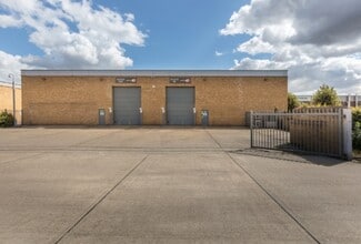 242-243 Gresham Rd, Slough for lease Building Photo- Image 2 of 5