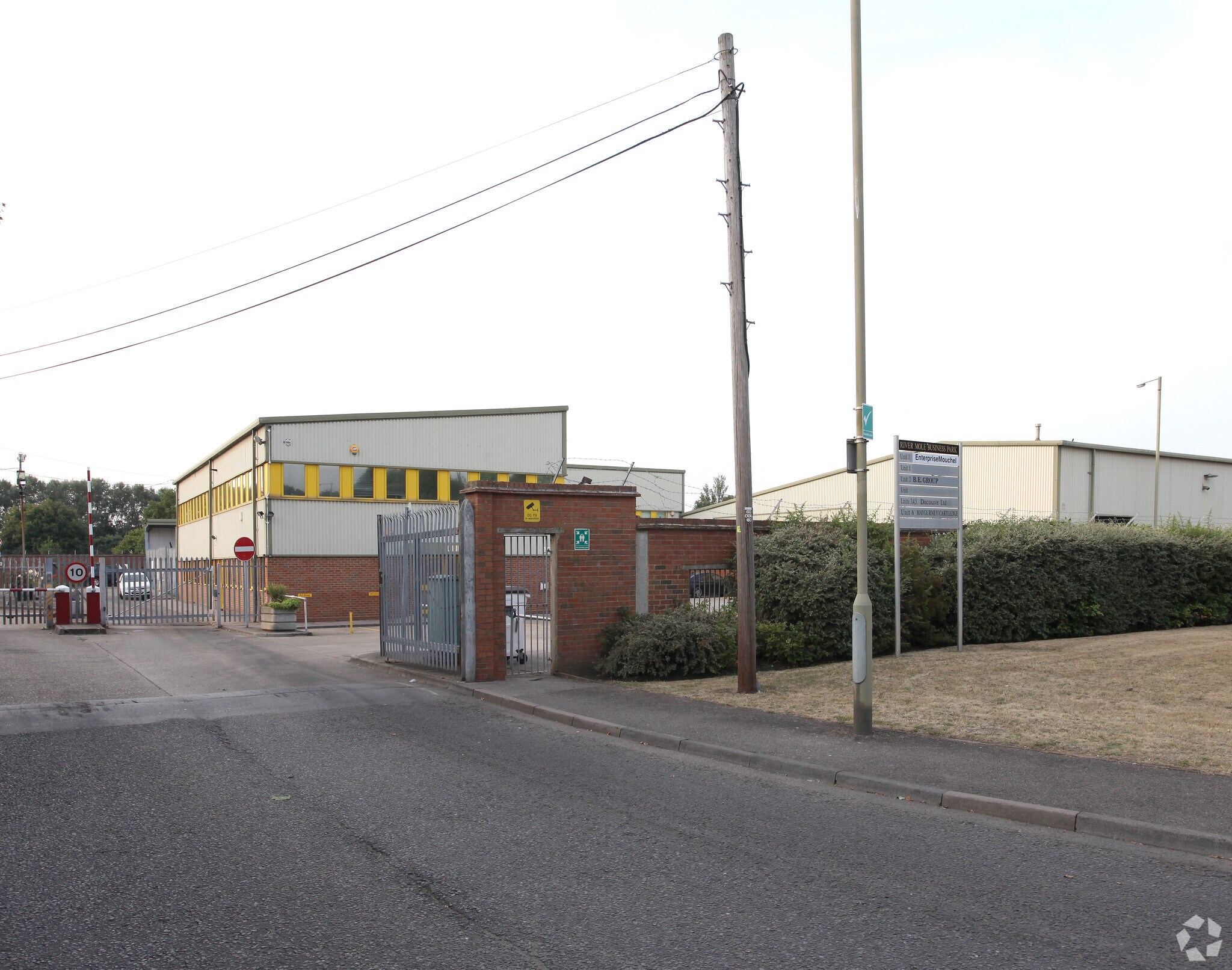 Mill Rd, Esher for lease Primary Photo- Image 1 of 13