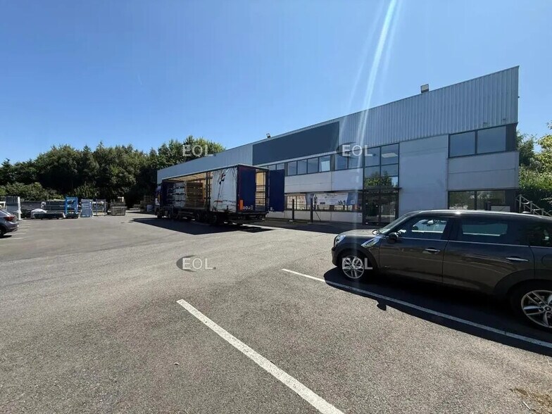 Flex in Montévrain for lease - Building Photo - Image 3 of 17
