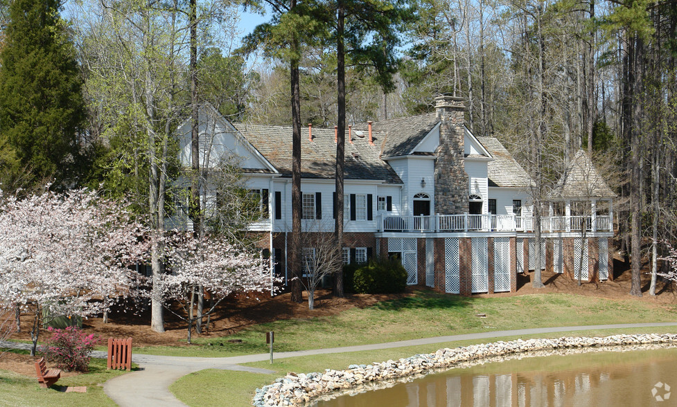 2395 Kildaire Farm Rd, Cary, NC for sale - Building Photo - Image 1 of 1