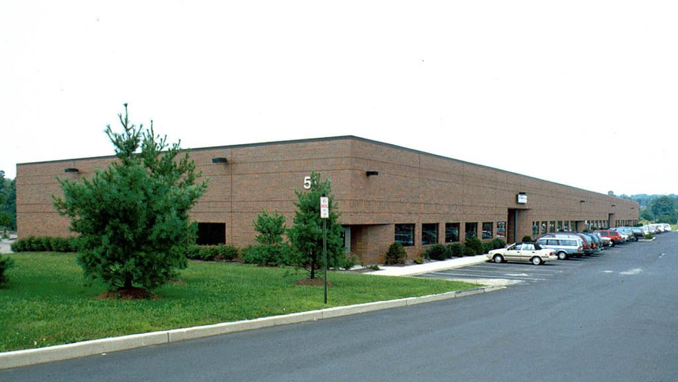 51 Stouts Ln, Monmouth Junction, NJ for lease - Primary Photo - Image 2 of 6