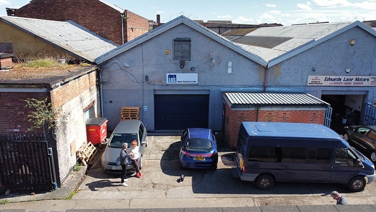 20 Edwards Ln, Liverpool for sale - Building Photo - Image 1 of 2