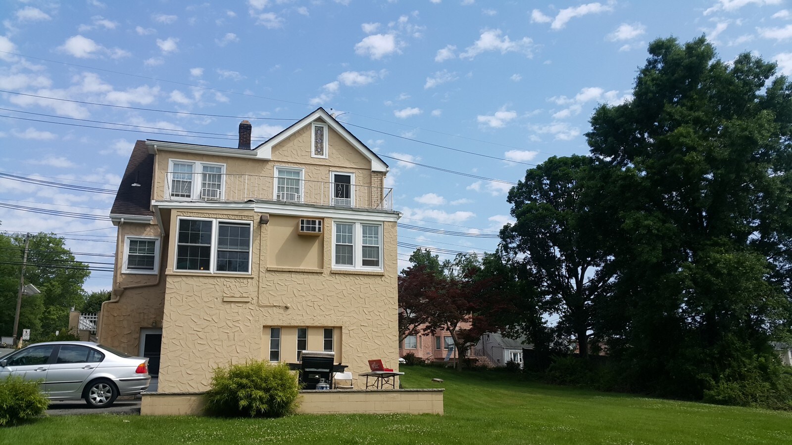 126 Grand Ave, Leonia, NJ 07605