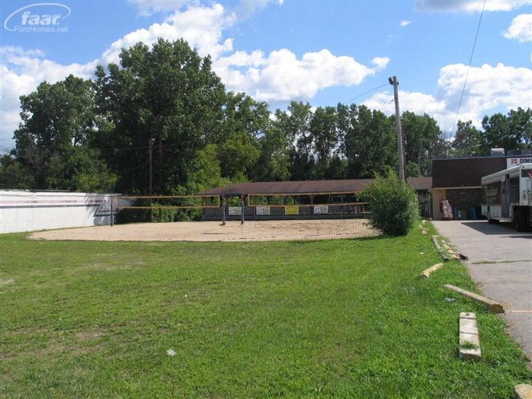 3708 Longway Blvd, Flint, MI for sale Primary Photo- Image 1 of 1