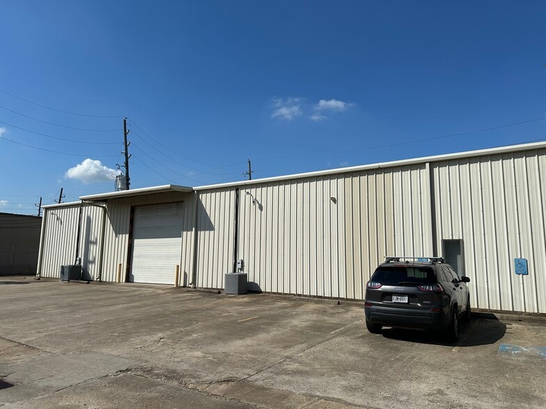 13408 Redfish Ln, Stafford, TX for lease - Building Photo - Image 2 of 7