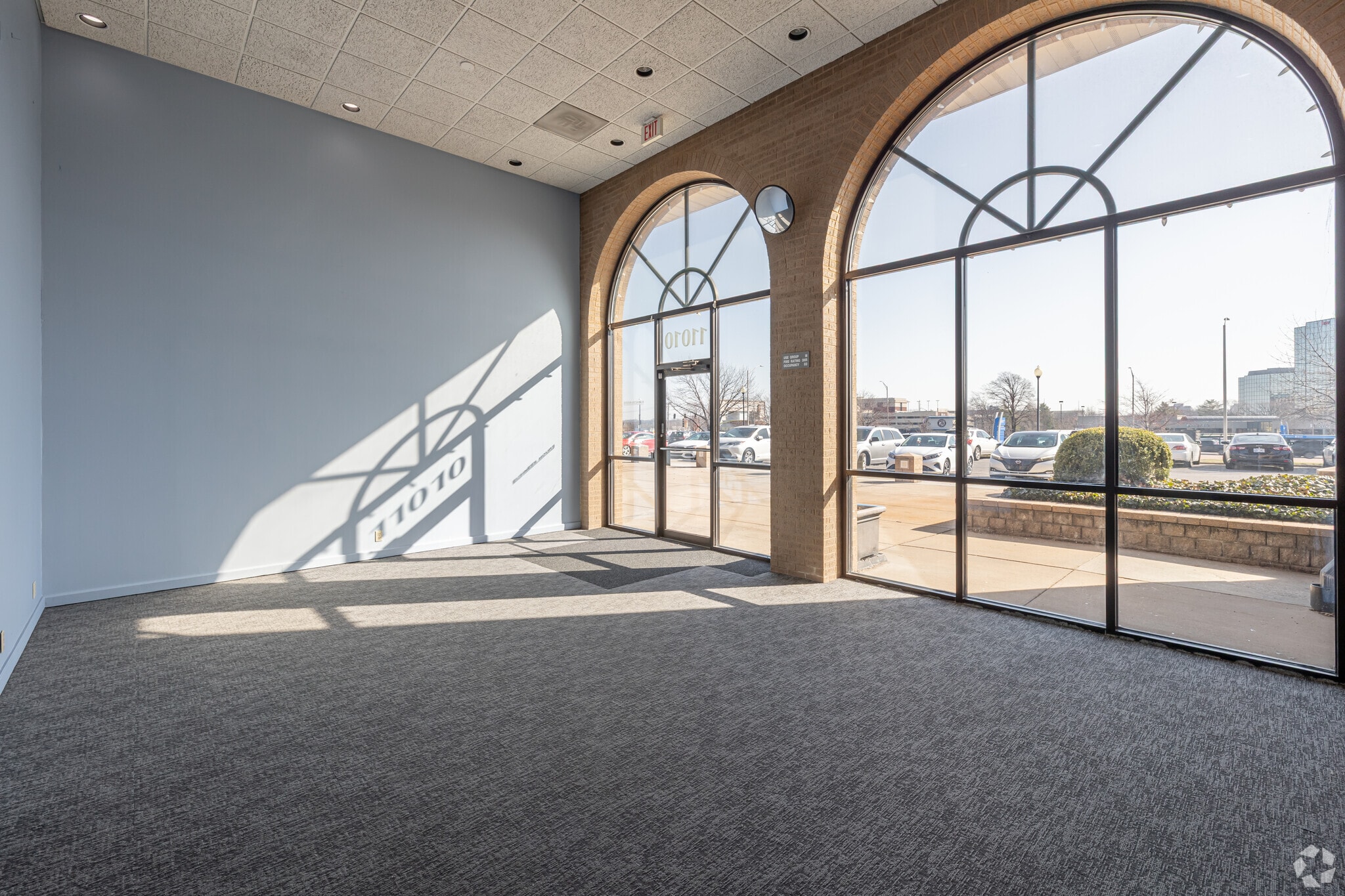 7100 W College Blvd, Overland Park, KS for lease Interior Photo- Image 1 of 3