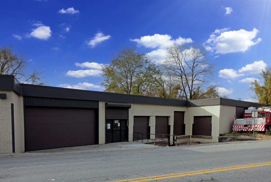 775 Saw Mill River Rd, Yonkers, NY for lease - Building Photo - Image 2 of 7