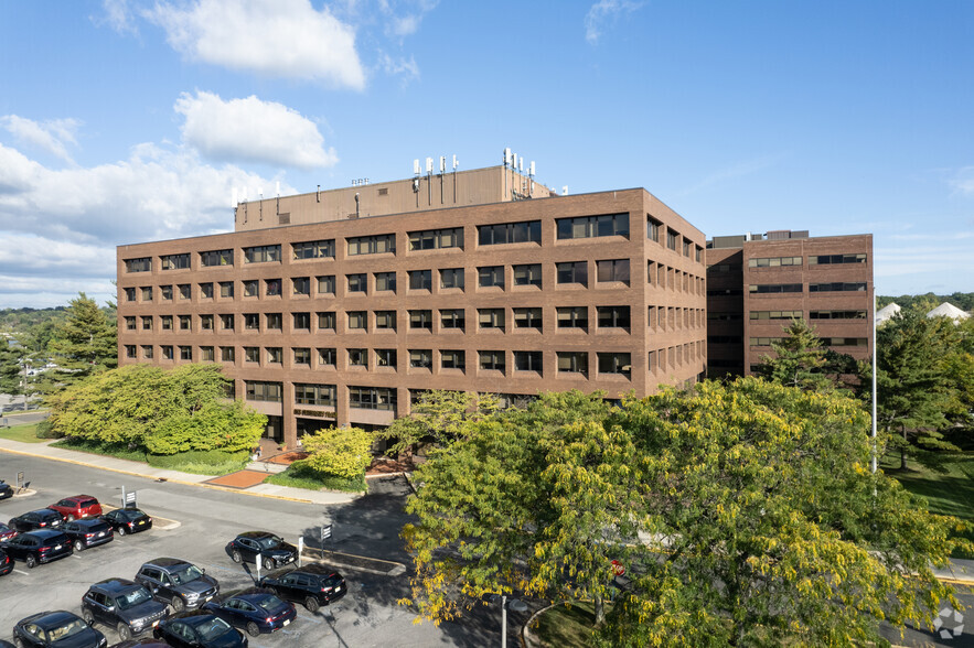 1 University Plz, Hackensack, NJ for lease - Building Photo - Image 2 of 5