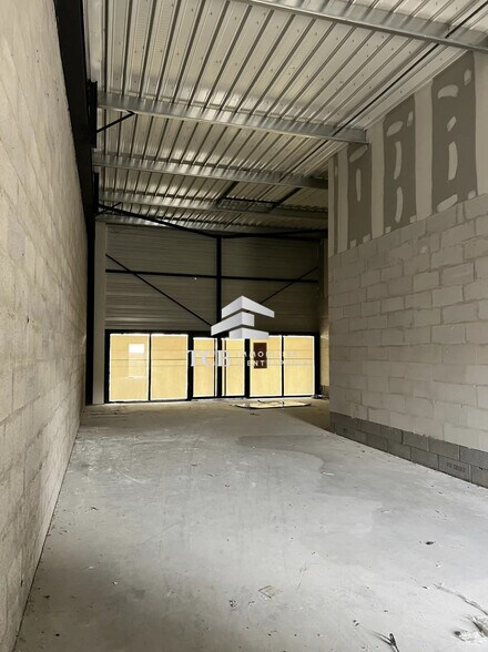 Retail in Vair-sur-Loire for lease - Interior Photo - Image 1 of 2