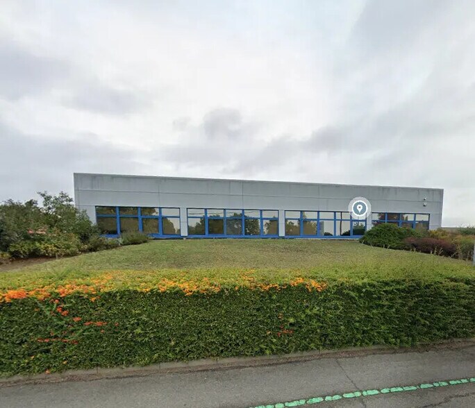Flex in Fleury-Les-Aubrais for lease - Building Photo - Image 1 of 8
