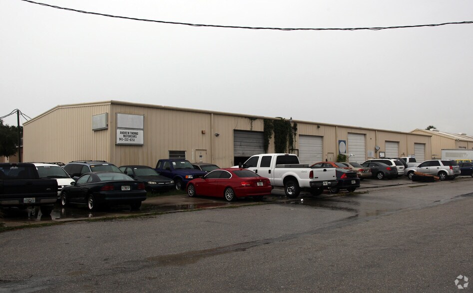 2411 10th St E, Ellenton, FL for sale - Primary Photo - Image 1 of 1