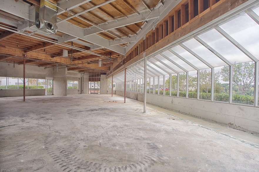 6162 Nancy Ridge Dr, San Diego, CA for lease - Interior Photo - Image 3 of 7