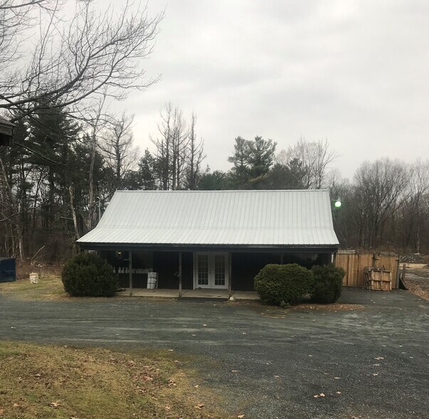 489 State Route 40, Schaghticoke, NY 12154