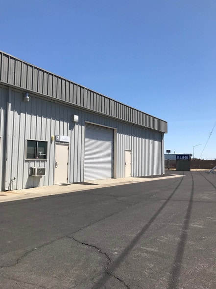 1197 Vanderbilt Cir, Manteca, CA for lease - Building Photo - Image 2 of 4