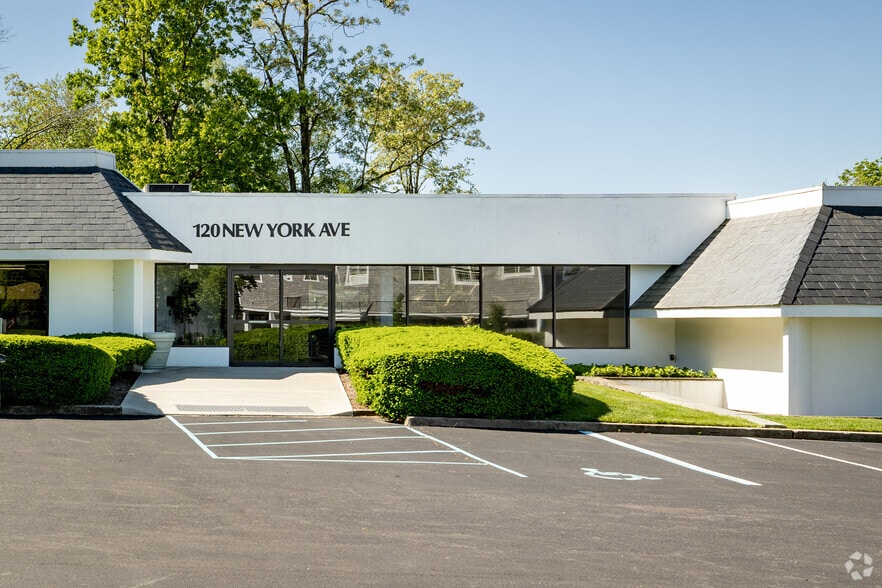 120 New York Ave, Huntington, NY for sale - Building Photo - Image 3 of 6