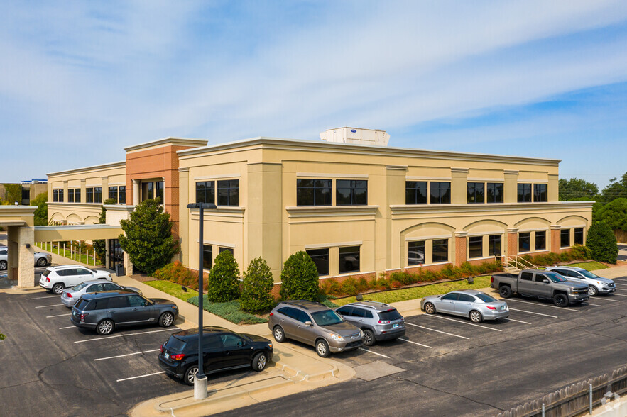 3705 NW 63rd St, Oklahoma City, OK for lease - Building Photo - Image 1 of 4