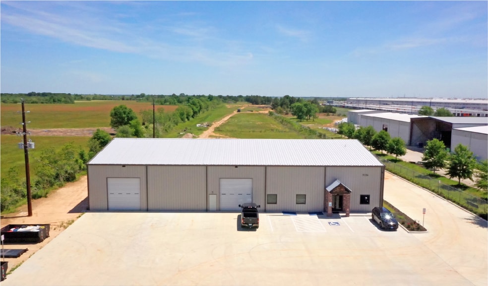 19286 Kickapoo Rd, Waller, TX for lease - Building Photo - Image 1 of 2