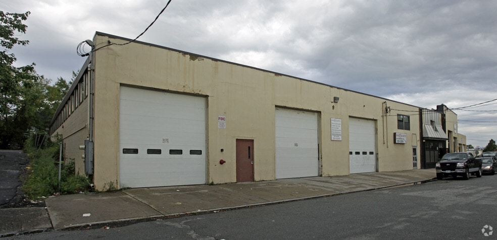 301-303 Roosevelt Ave, Spring Valley, NY for lease - Building Photo - Image 2 of 2