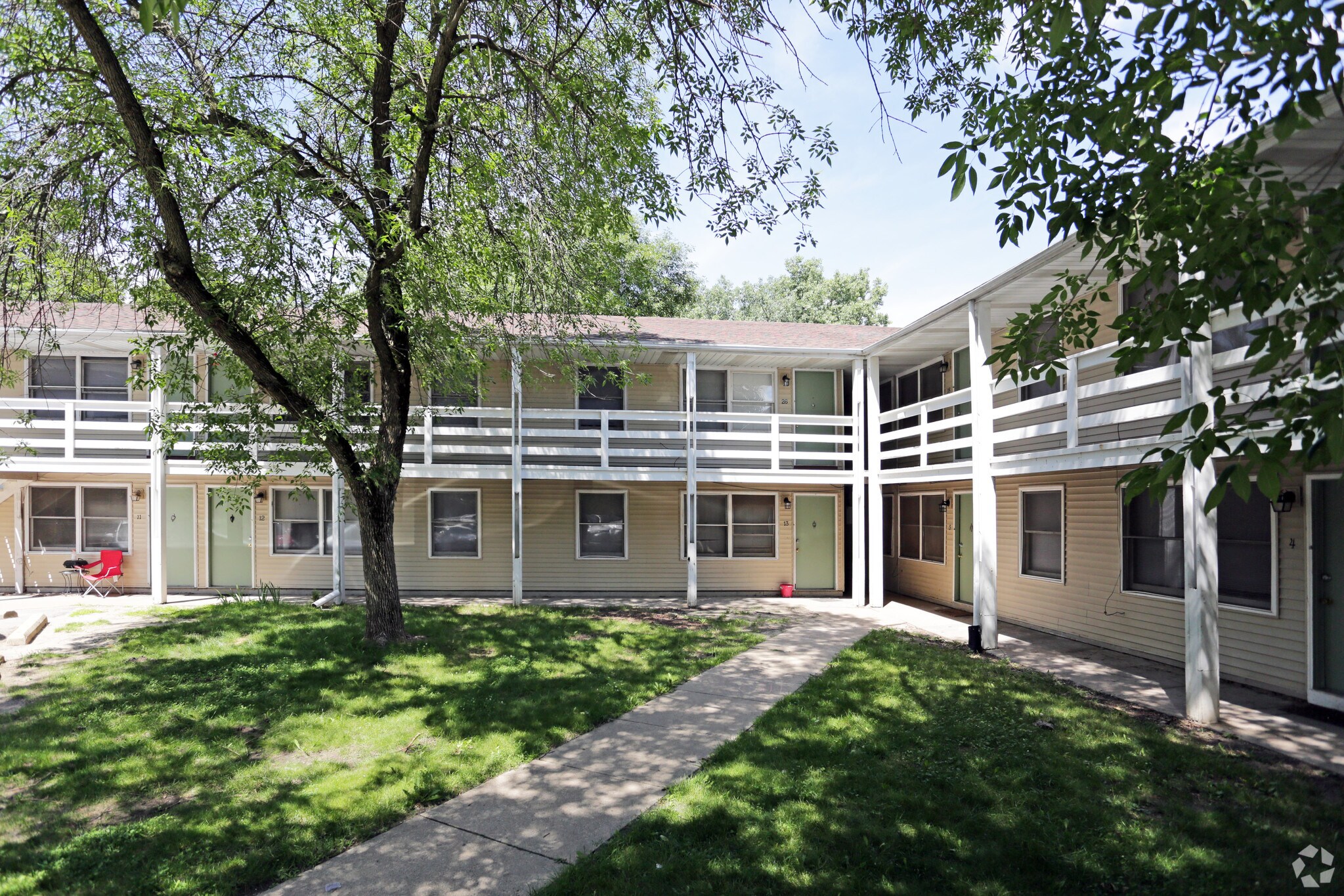 1651 34th St SE, Cedar Rapids, IA for sale Primary Photo- Image 1 of 1