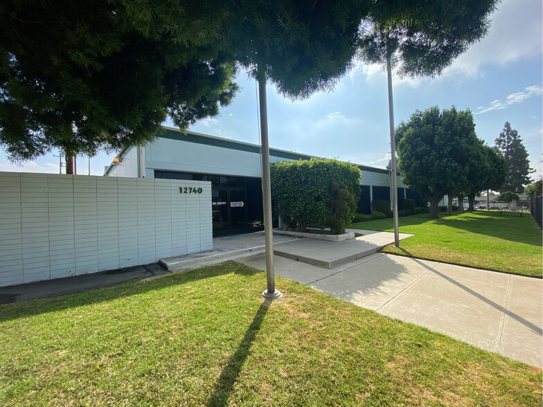 12740 San Fernando Rd, Sylmar, CA for lease - Building Photo - Image 1 of 1