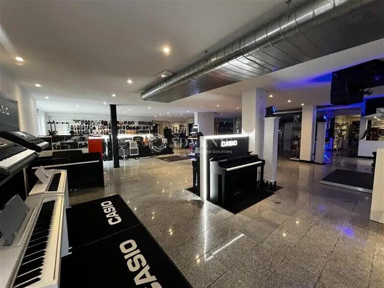 Retail in Illkirch-Graffenstaden for lease - Interior Photo - Image 2 of 8