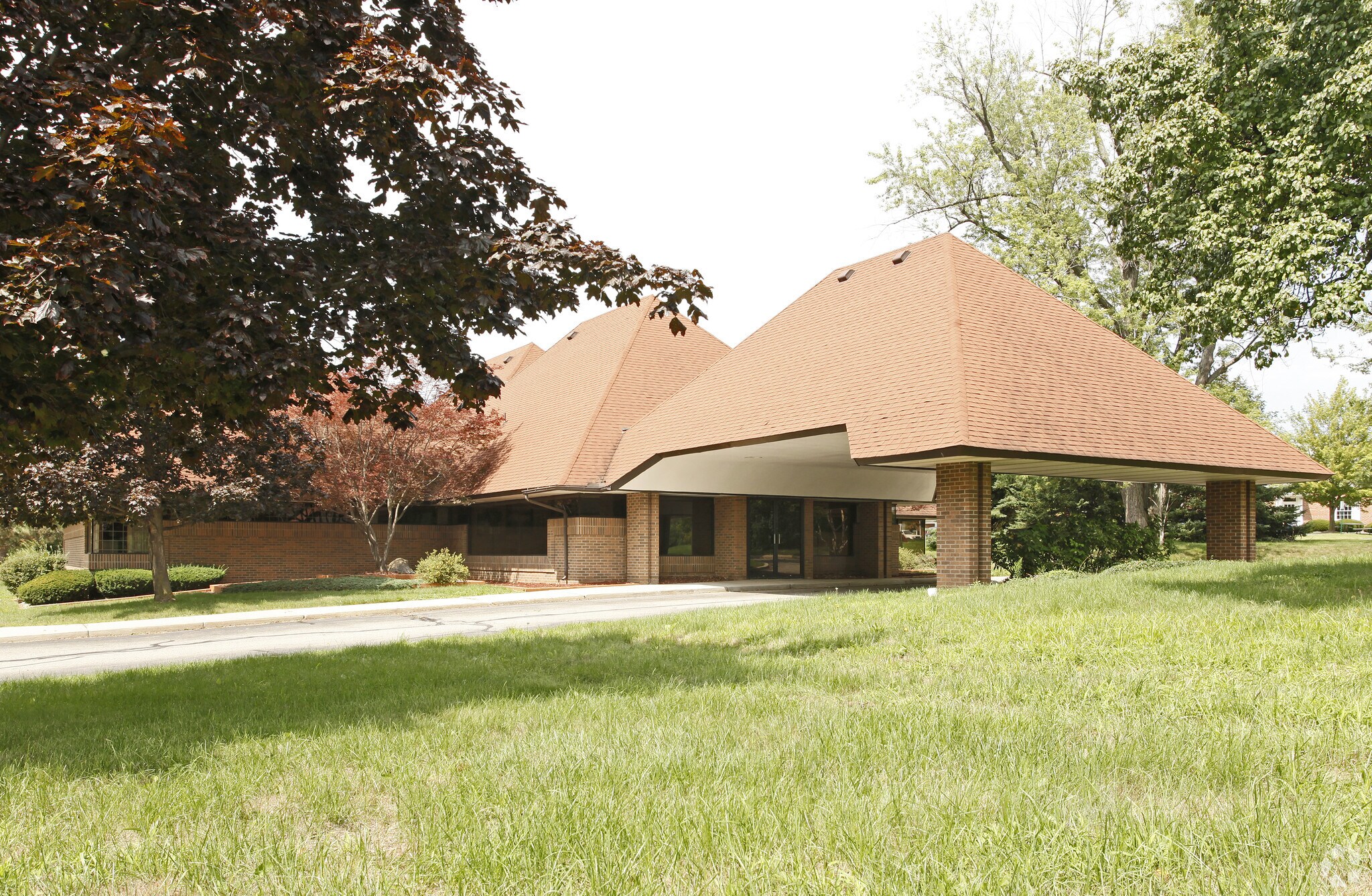 4040 S Linden Rd, Flint, MI for sale Primary Photo- Image 1 of 1