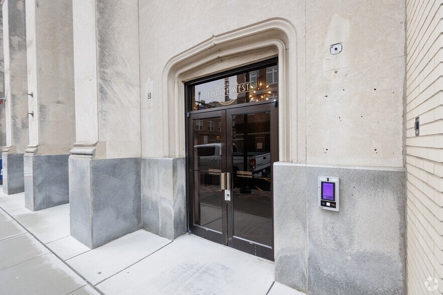 239-241 Main St, Hackensack, NJ for lease - Building Photo - Image 2 of 3