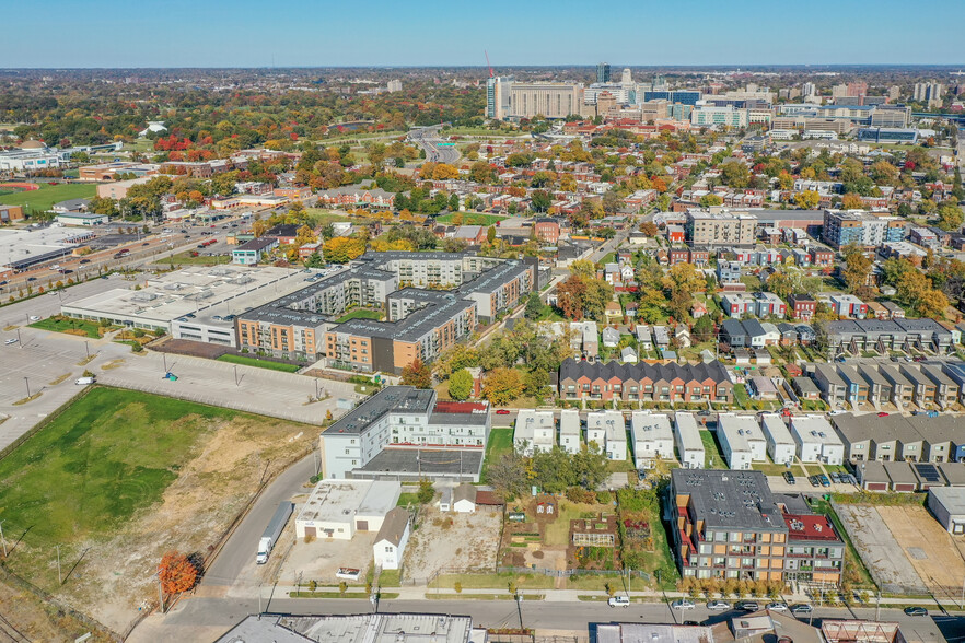 Forest Park Southeast Portfolio portfolio of 6 properties for sale on LoopNet.com - Building Photo - Image 2 of 29